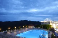 Grand Canyon Hot Spring Resort - Pools