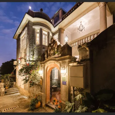 Aifeier Holiday Hotel (Gulangyu Lanyu) Hotels near Riguang Mountain