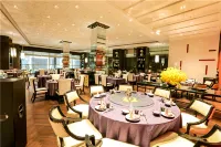 Crystal Island Hotel