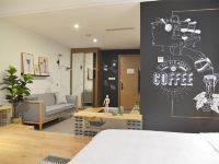 成都NPLUS民宿 - 咖啡光影大床房
