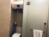 锐思堡国际公寓(广州南沙万达广场店) - 豪华双床房