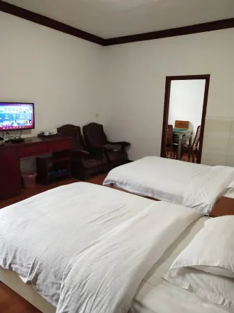 Jinxian huaxia village hotel Отели рядом с достопримечательностью «Wanshou Palace»