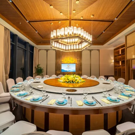 Shiqian Fodingshan Hot Spring Town Yutangsheng Hot Spring Resort Hotel
