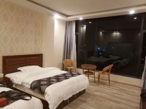 Shizong Yucheng Business Hotel