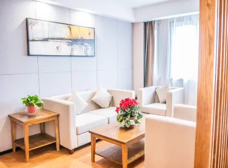 Fengyang Xinmilan International Business Hotel Отели рядом с достопримечательностью «Anhui Science & Technology University (Donghua Road)»