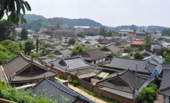 Jeonjuhanokvillage Guesthouse