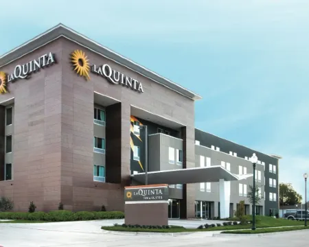La Quinta Inn & Suites by Wyndham Waco Downtown - Baylor Hotels in Waco