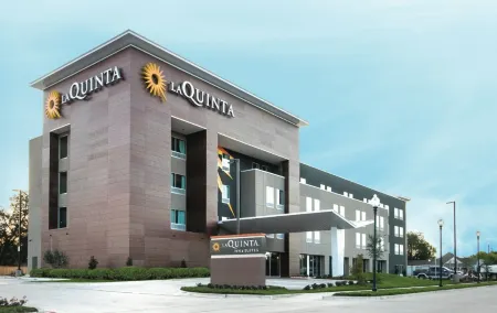 La Quinta Inn & Suites by Wyndham Waco Downtown - Baylor