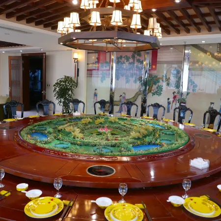 Nantai Crystal Hotel (Dayi High-Speed Railway Station)