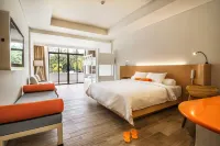 Harris Resort Batam Waterfront Hotel dekat Marina Beach