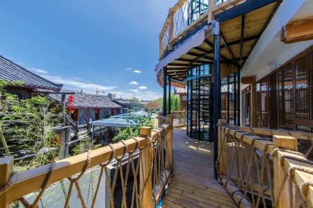 Lijiang Traceable Boutique Snow Mountain View Inn