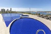Meriton Suites Southport Hotels in Main Beach