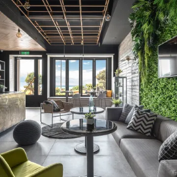 Hido Hostel Отели рядом с достопримечательностью «Пляж Кэньтин»