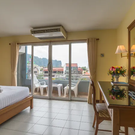 Lalisa Hotel Aonang Отели рядом с достопримечательностью «Пляж Пай-Плонг»