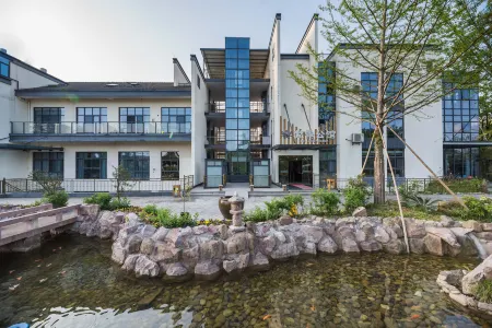 Huangshan Fanjing Mansion (Liyang Shuijie Branch) Отели рядом с достопримечательностью «Huangshan Vocational and Technical College - Department of Industry and Trade»