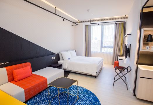 더 플레이스 타이중 객실에서 바라본 공원 뷰