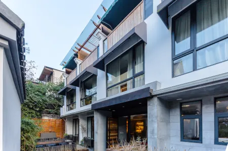 Hangzhou Qizai Holiday Homestay (Manjuelong Branch, West Lake Scenic Area)