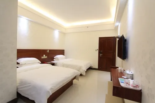 Maoming Yinxia Business Hotel