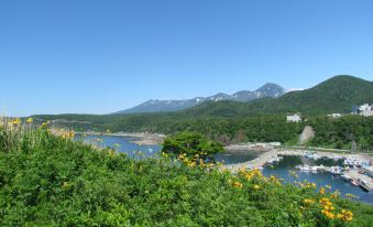 Shiretoko Yuhi No Ataruie Onsen Hostel