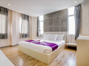 White Residence Hotel & Apartment