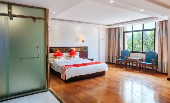 Ding Good Hotel Ruili