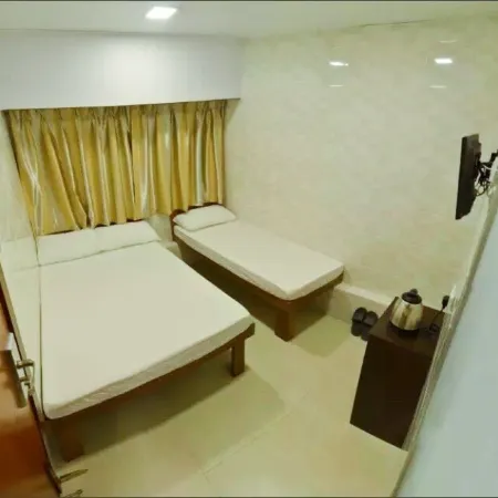 Sunrise Hotel Отели рядом с достопримечательностью «Монгкок»