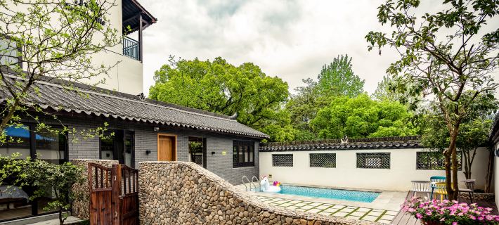 Riverside Villa Hotels in Lishui