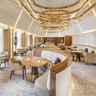 The Landmark Mandarin Oriental HK Dining/Meeting Rooms