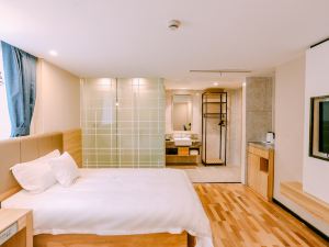 Qingmu Select Hotel (Ma'anshan Geyang Road Lvzhou Huayuan)