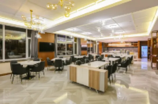 Atour Hotel (Harbin Ice and Snow World, Longchuan Road Metro Station Hotel di Harbin