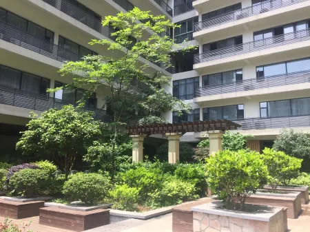Rambling In Skygarden Hotel