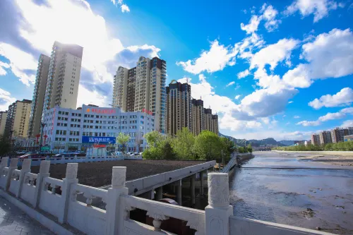 Jincheng Youxuan Holiday Hotel