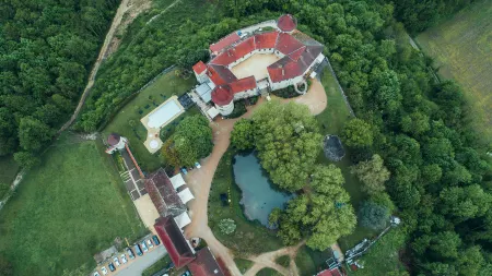 Château Chapeau Cornu Отели в г. Виньё