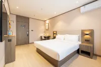HanTing Hotel (Dalian Development Zone Subway Station) Hotels in Dalian