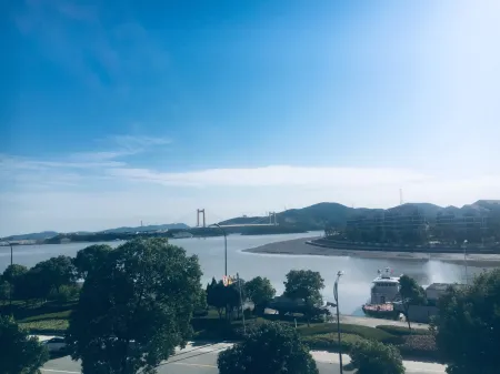 Morning Hotel Отели рядом с достопримечательностью «The Xiushan Island Scenic Area»