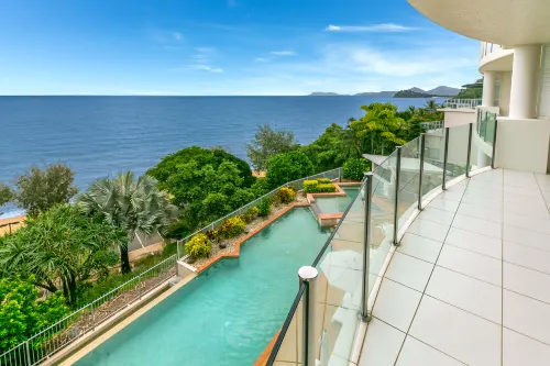 Bellevue At Trinity Beach - Pools