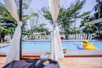 The Antique Riverside Resort Hotels in Ban Pong