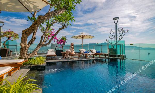 Sala Danang Beach Hotel