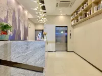 Qingmu Select Hotel (Changzhou Yancheng Xintiandi Park Subway Station) Hotels near Wujin
