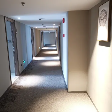 Hebei Hotel Отели рядом с достопримечательностью «Железнодорожный вокзал Шанхая»