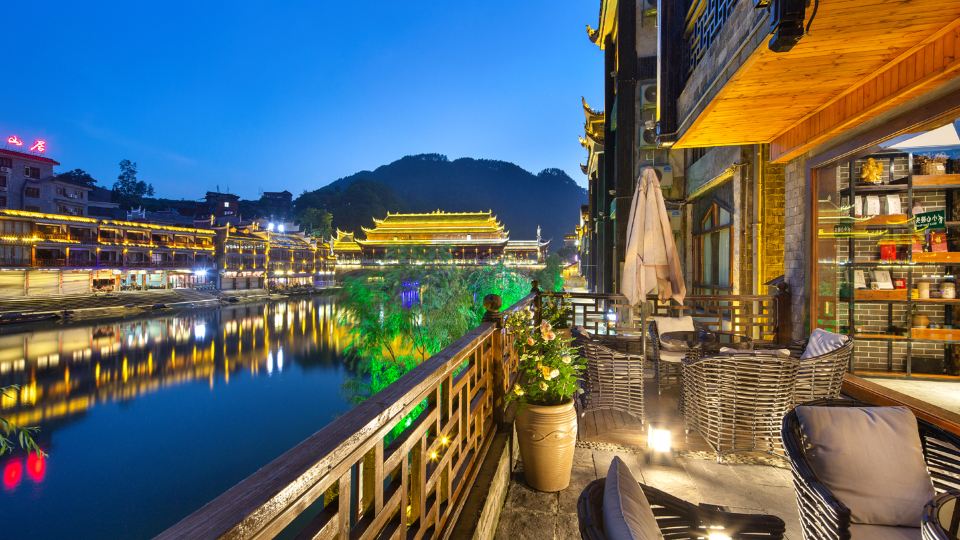 Phoenix Youran Qingsu Hotel