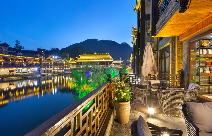 Phoenix Youran Qingsu Hotel