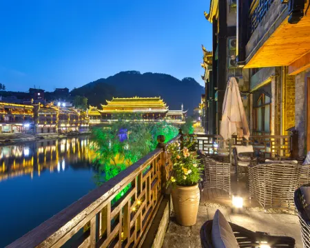 โรงแรมฟีนิกซ์ โยวหราน ฉิงซู โรงแรมในเฟิ่งหวง