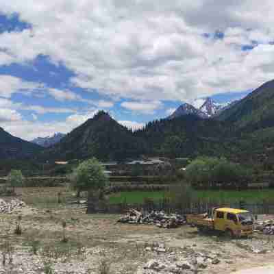 八宿景緻大酒店 Hotel Exterior