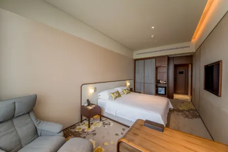 Weihaiwei Hotel Отели рядом с достопримечательностью «Weihai Happiness Gate»