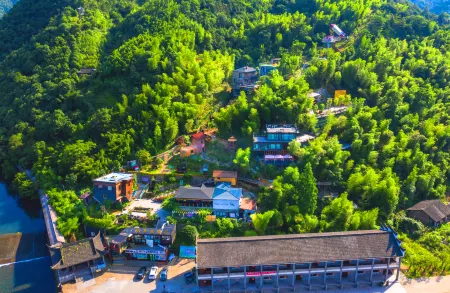 Ningbo Qiyugu Homestay Отели рядом с достопримечательностью «Sanyintan (The Three Hidden Pools)»