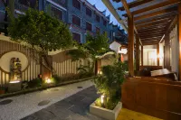 Floral Hotel·Fenghuang Yixin courtyard Hotel (Tuojiang Fenghuang ancient city) Hotels in Fenghuangxian