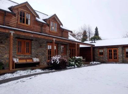 Wanaka Homestead Lodge & Cottages