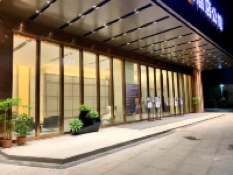 Tianguo Light Luxury Apartment Hotel (Foshan Dali Linli Square) Hotels near Foshan Shadi Airport