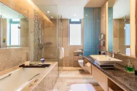 Royal Suites & Towers Wuhan Hotels near Jiang'an District
